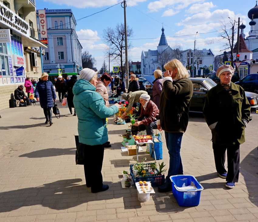 В центре внимания.Стихийная торговля не украшает город