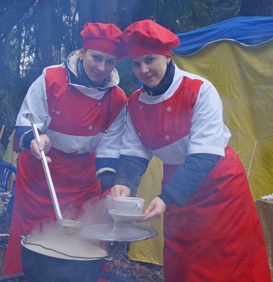 Городской конкурс «Зимний пикник» прошел в Печерском лесопарке