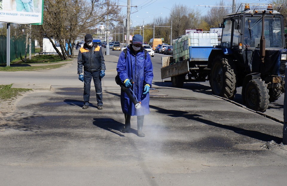 В Могилеве приступили к санитарной обработке  городских улиц, тротуаров и остановочных павильонов