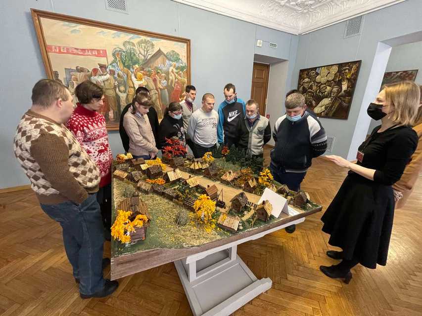 В музее им. П.В. Масленикова состоялась экскурсия для посетителей ЦСОН Октябрьского района