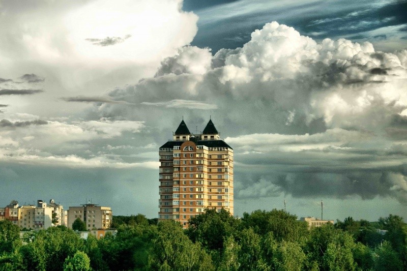 Возможен обрыв линий электропередачи. В МЧС предупредили о потенциальной опасности 20 мая из-за гроз