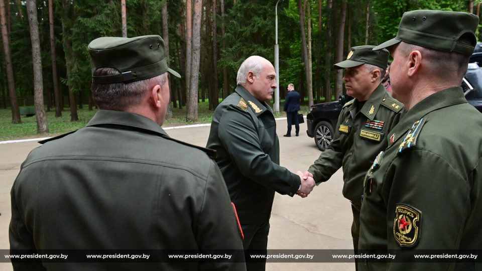 Александр Лукашенко посетил Центральный командный пункт ВВС и войск ПВО