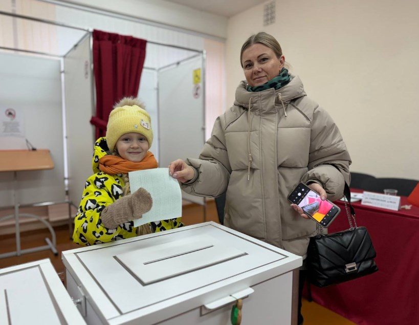 Так приятно видеть взрослых на участках для голосования вместе с детьми!